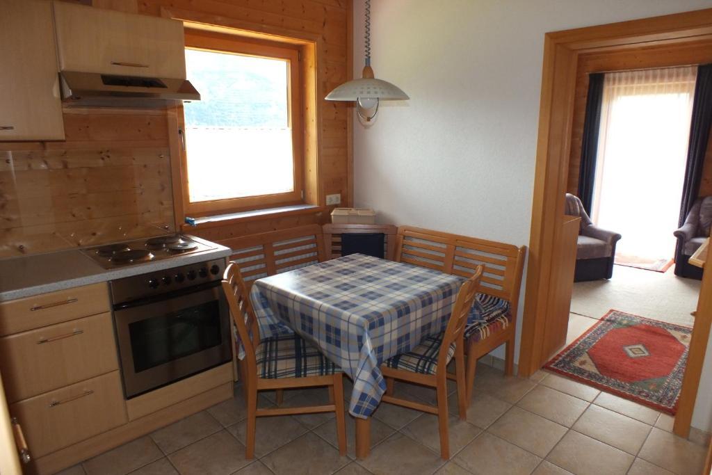 Haus Schneeflocke Apartment Lech am Arlberg Cameră foto